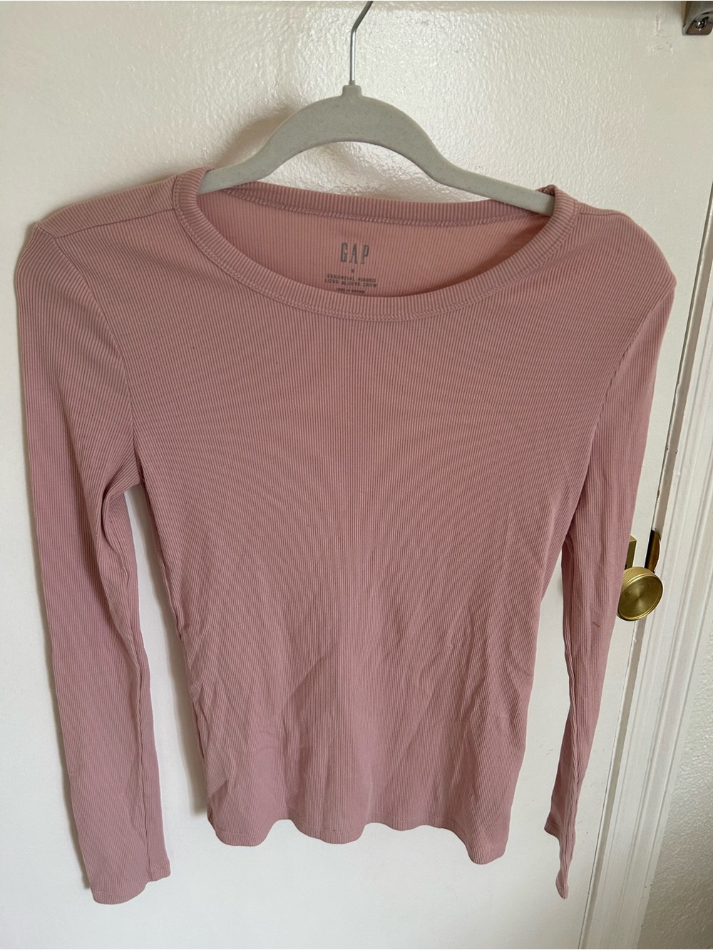 GAP Women's Long-Sleeve Ribbed Crewneck Top - Mauve Pink